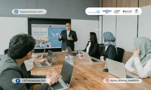 Marketing Communication Specialist Bersertifikat BNSP