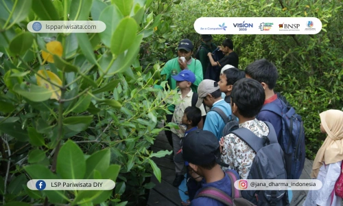 Pengalaman Pendidikan Melalui Kepemanduan Ekowisata