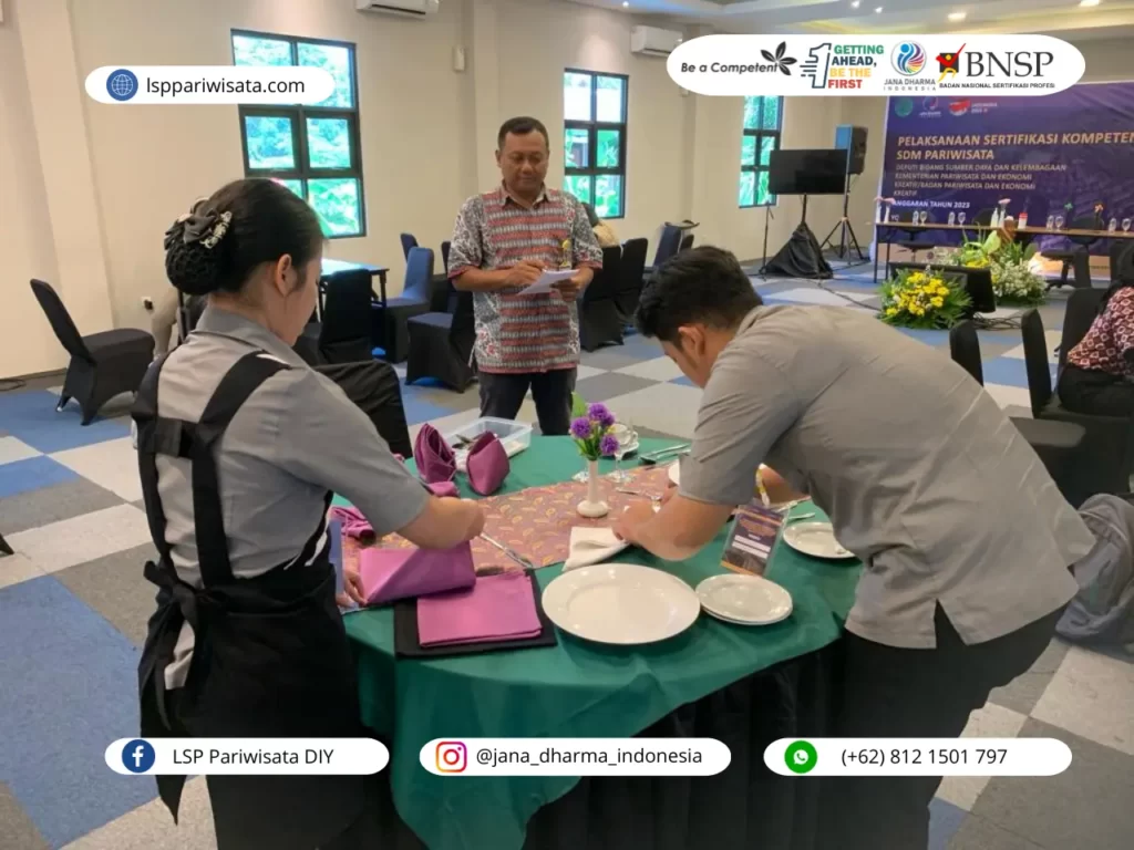 Seni Melayani di Hotel: Unsur Penting dalam Menjadi Pelayan yang Berkualitas
