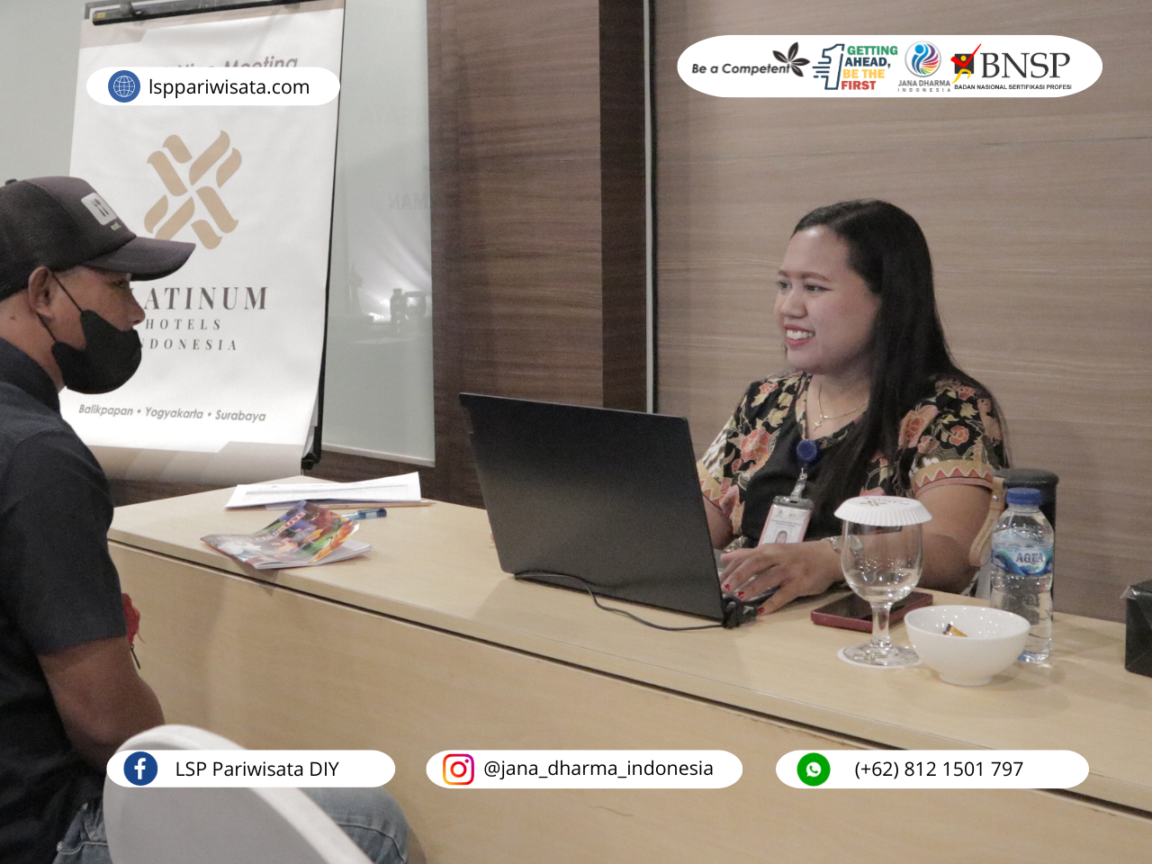 Perbedaan receptionist dan front desk officer di perhotelan jangan sampai keliru