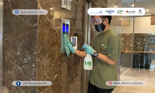 Menggali Keunggulan: Keahlian yang Diuji dalam Sertifikasi Public Area Cleaner