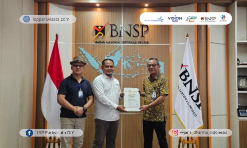 Ingin Karir di Pariwisata Makin Moncer? Jangan Lupa Perpanjang Sertifikasi BNSP