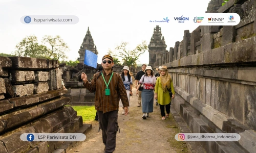 Peluang Karir Menarik sebagai Tour Leader di Industri Pariwisata