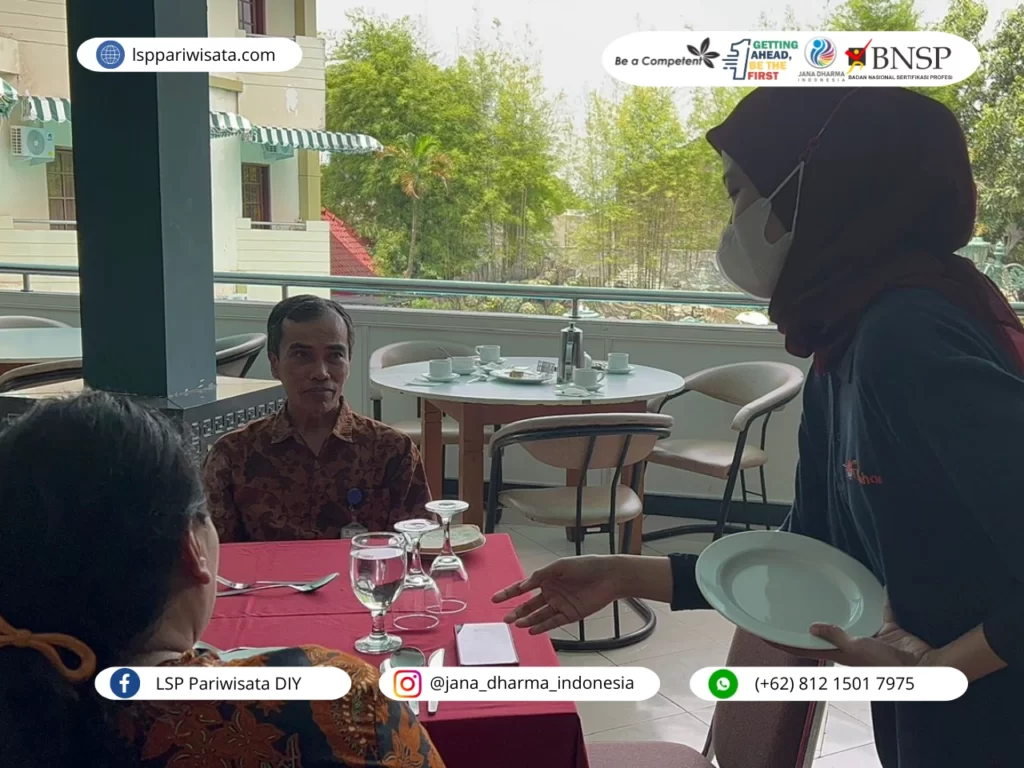 Manajemen waktu bagi seorang waiter