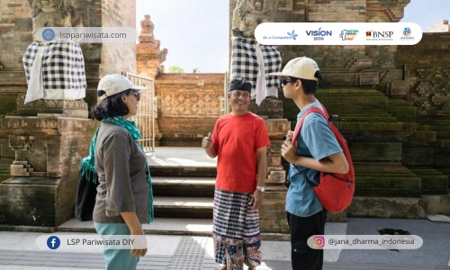 Menjadi Pemandu Wisata Bersertifikasi: Peluang Karir yang Menjanjikan