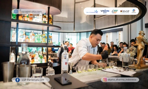 Strategi Meningkatkan Penjualan di Bar: Melalui Keahlian Bartender