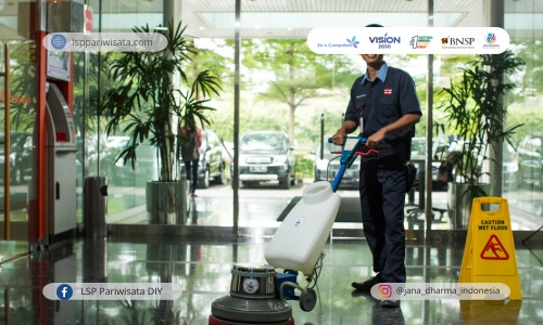 Peluang Karir Sebagai Seorang Public Area Cleaner Bersertifikat