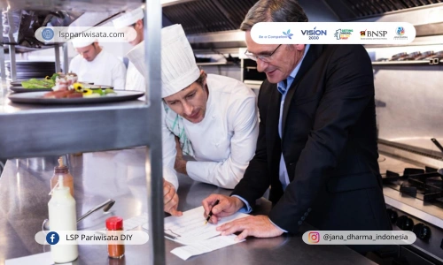 Penilaian Food Safety untuk Chef dalam Sertifikasi Profesi: Menjamin Keamanan dan Kualitas Makanan