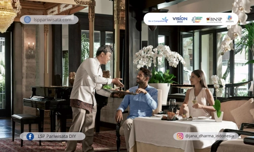 Peluang Pekerjaan Setelah Memperoleh Sertifikasi Waiter