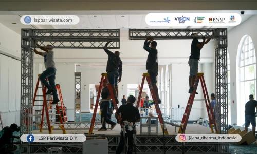 Menguatkan Event Organizer melalui Sertifikasi Profesi Pendirian Panggung Pameran
