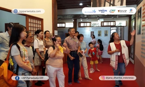 Tantangan dan Keseruan Menjadi Pemandu Wisata Museum Lokal