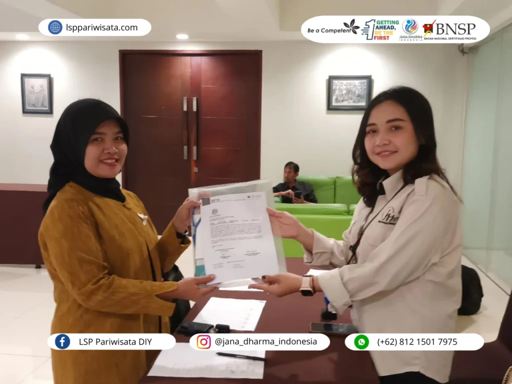Pembuatan Materi Promosi yang Efektif sebagai sosok Marketing Communication Specialist