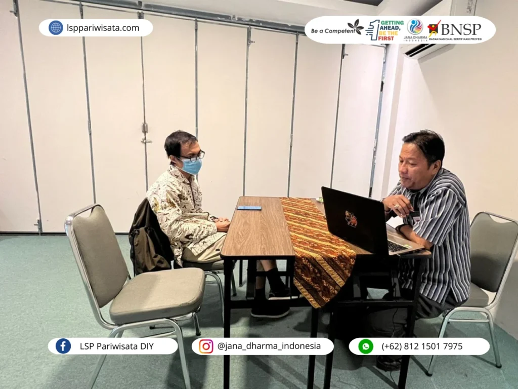 mengatur peserta selama di perjalanan bagi seorang TL