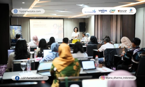 Penggunaan Strategi Kehumasan dalam Sertifikasi Marketing Communication Specialist