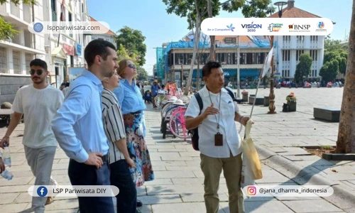 Tren Terbaru dalam Sertifikasi Profesi Tour Leader 2024