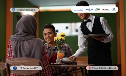 5-kiat-mempertahankan-etika-profesional-waiter-bersertifikat