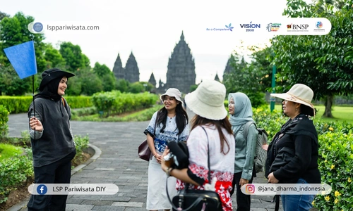 raih-kesuksesan-dalam-karir-sebagai-tour-guide-bersertifikasi