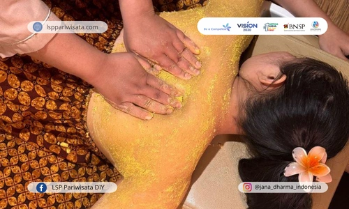 Mau Kulit Bebas Kusam? Coba Body Scrub Aja!