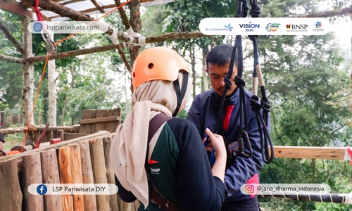 mengenal-standar-alat-keamanan-pemandu-outbound