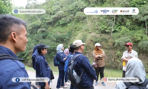 komunikasi-dengan-tamu-bagi-calon-tour-guide-dalam-kegiatan-outdoor