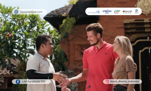 aspek-etika-dan-integritas-dalam-melayani-pelanggan-ala-pramuwisata-bersertifikat