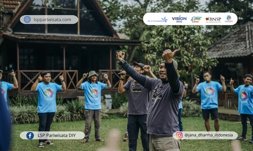 peran-pemandu-outbound-dalam-pengembangan-pribadi-dan-team-building