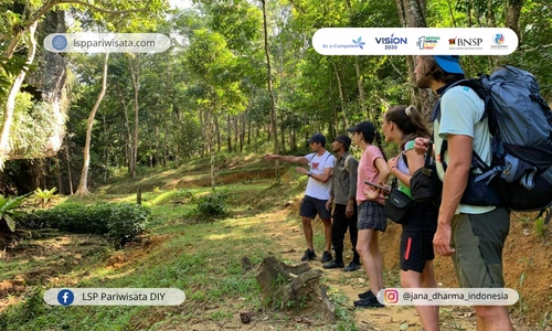 panduan-trekking-untuk-meningkatkan-kompetensi-tour-guide
