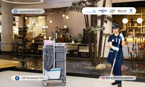kiat-menghadapi-tantangan-sebagai-sosok-public-area-cleaner
