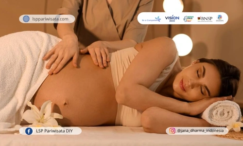 keamanan-pijat-kehamilan-pada-trimester-ketiga-oleh-terapis-spa-bersertifikat