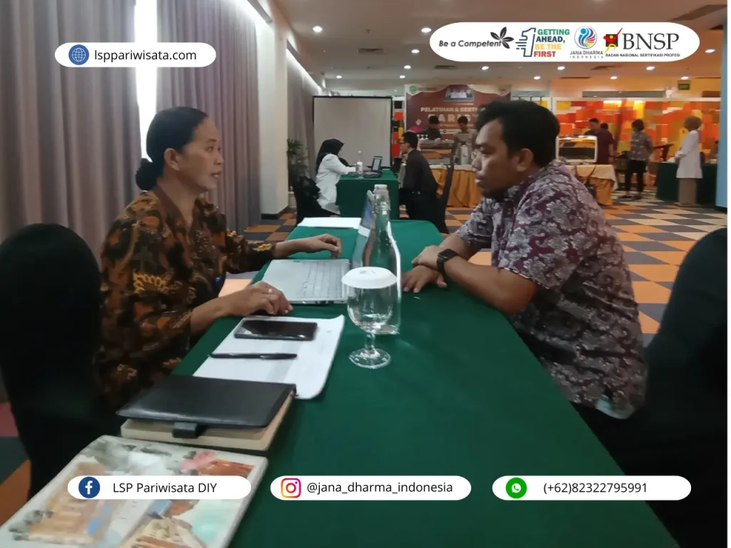 Tingkatkan Profesionalisme Anda sebagai Tour Guide dengan Sertifikasi Resmi