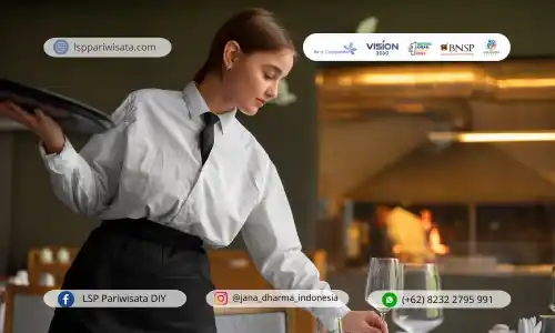tugas waiter restoran