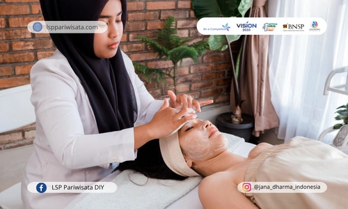 peran-esthetician-bersertifikat-dalam-industri-kecantikan-indonesia