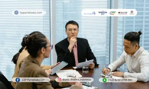 menyusun strategi komunikasi