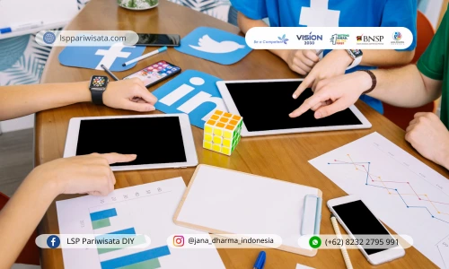 tools social media specialist