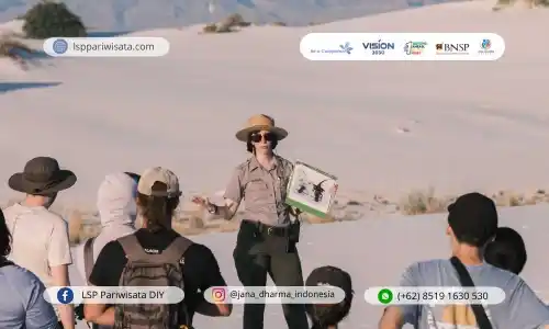 Profesi Tour Leader 2025 Gaji, Tugas Utama, dan Peluang Karir