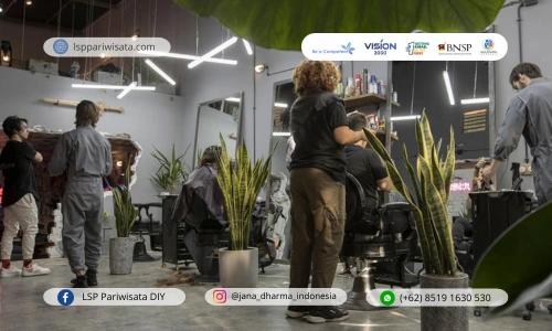 Ingin Jadi Kapster? Ketahui Gaji, Peluang Karir, dan Bedanya dengan Barber