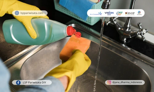 Tertarik Karir Hospitality? Ikuti Sertifikasi Dish Washer Resmi BNSP