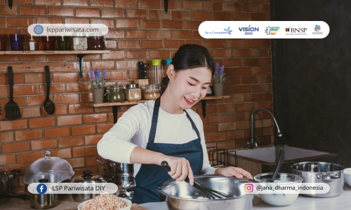 Mau Kerja di di bidang F&B? Ikuti Sertifikasi Kitchen Hand 2026
