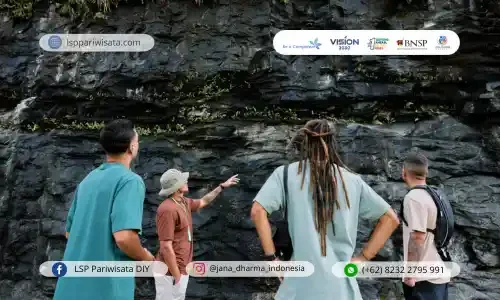 Peningkatan Keamanan Wisatawan Melalui Tour Leader Bersertifikat